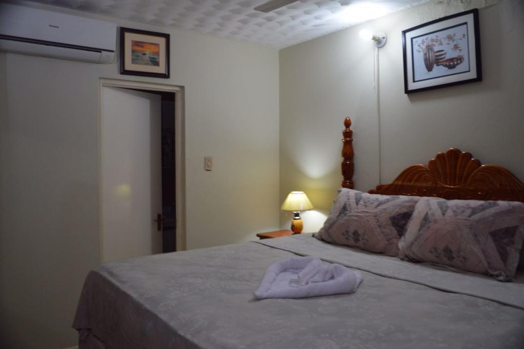 Apartamento Chill On The Hill Ocho Ríos Exterior foto